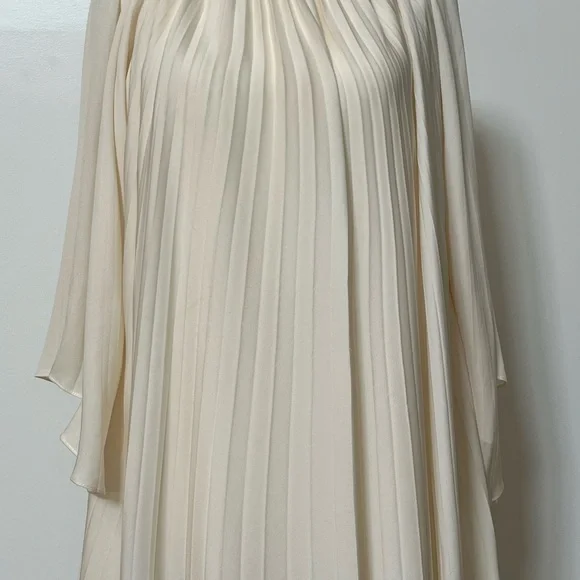 Alice + Olivia white pleated dress MEDIUM - Picture 7 of 8
